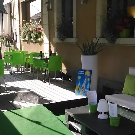 Au Cheval Blanc Hotel 3*